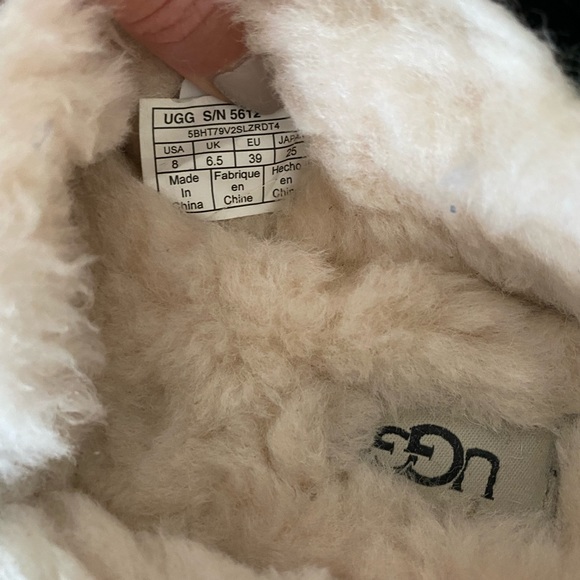 Ugg Dakota Moccasins Black excellent condition! Women’s size 8 - Picture 9 of 10